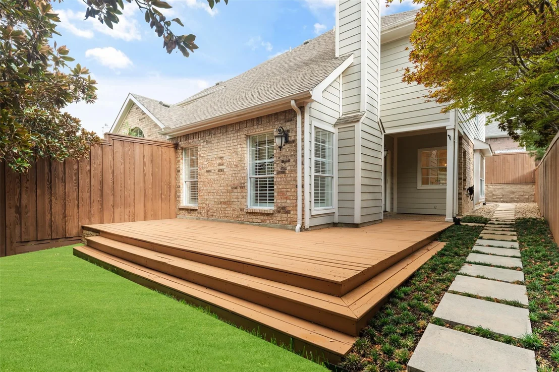 Photo of 8915 White Pine Lane