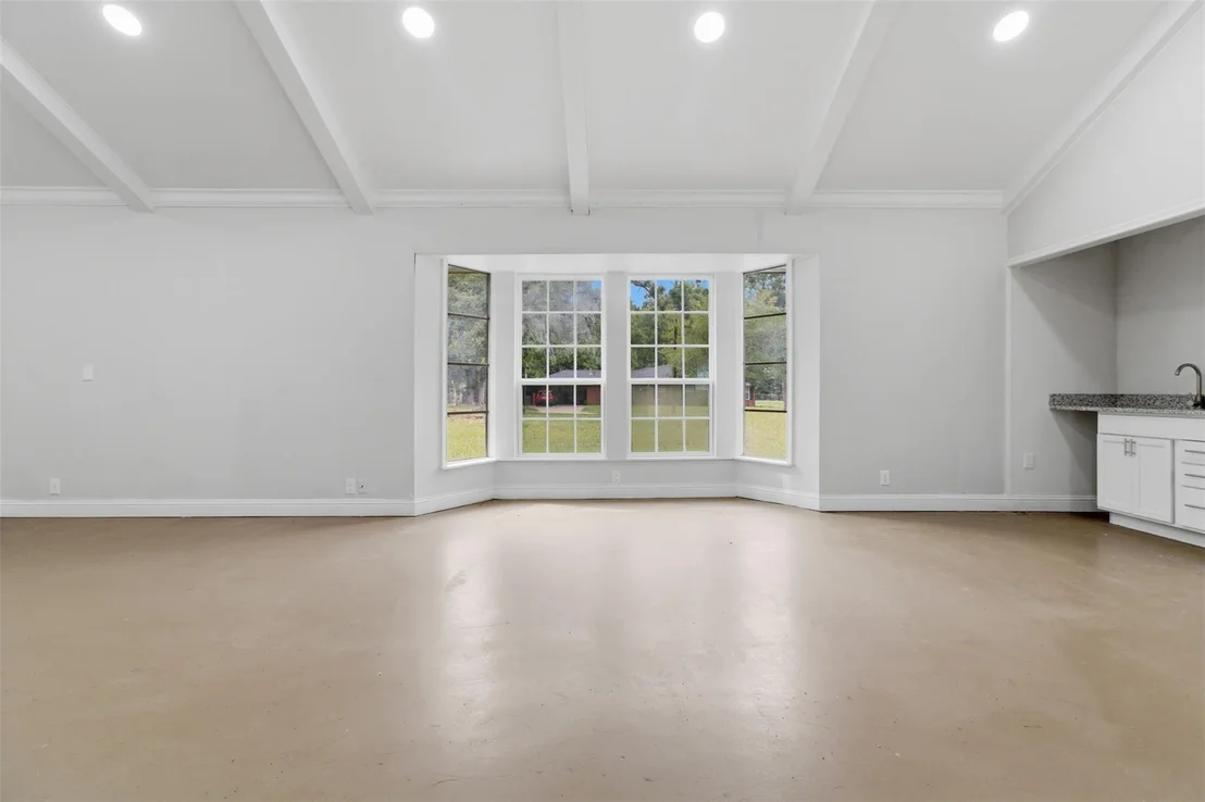 Photo of 325 Sunset Boulevard