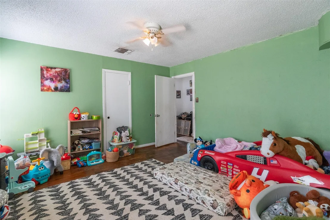 Photo of 1633 Shelton Street