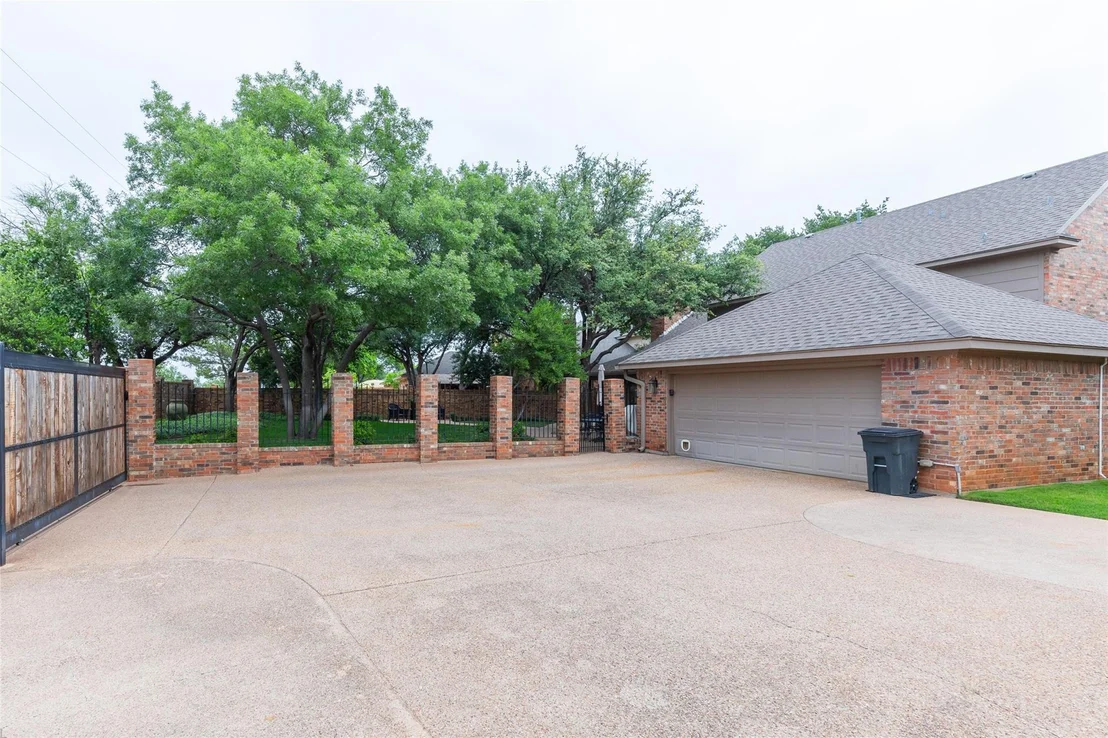 Photo of 23 Lytle Place Drive