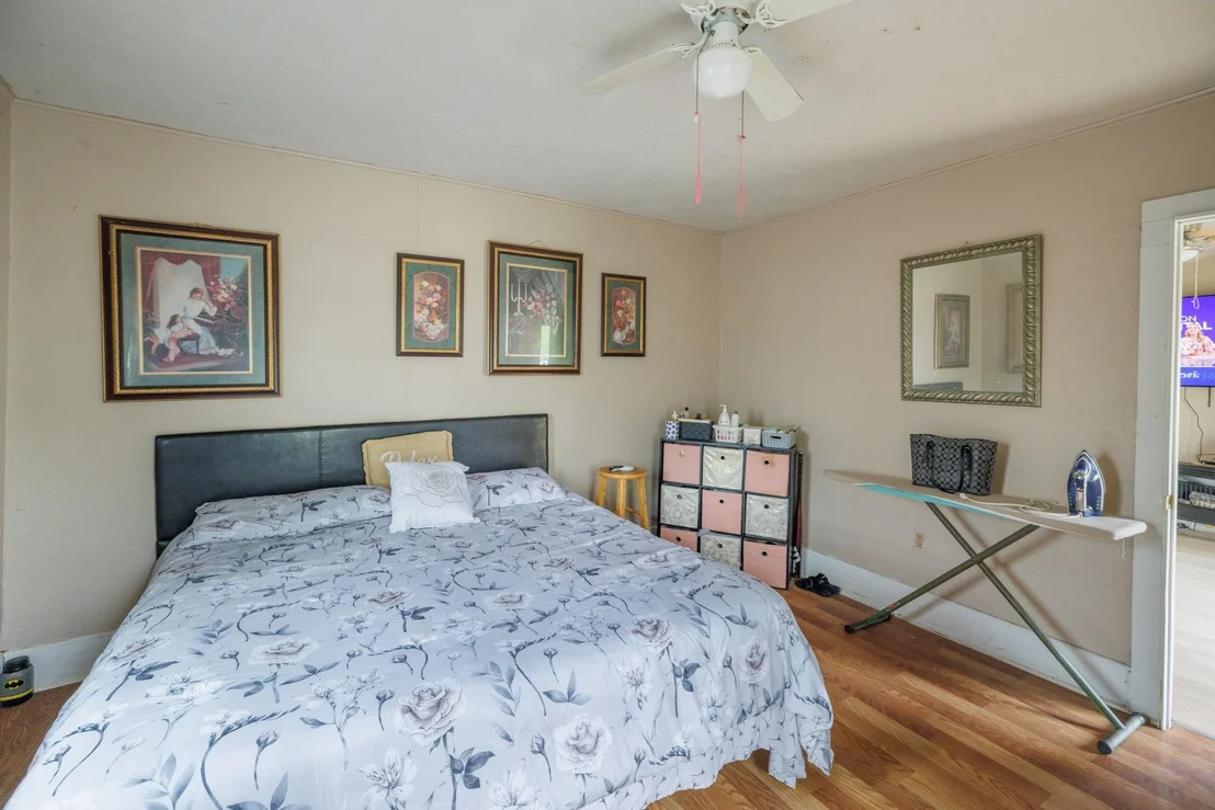 Photo of 308 W 5th Street