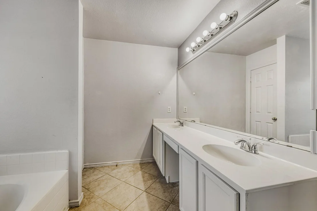 Photo of 2617 Hereford Road