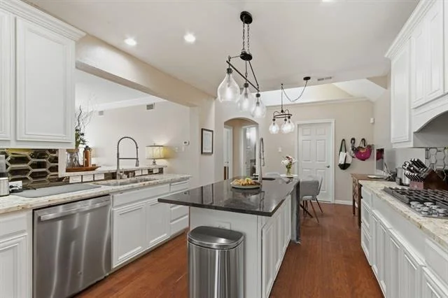Photo of 8644 Forest Glen Drive