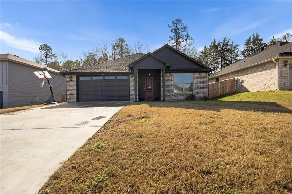 Photo of 237 Oak Valley Drive