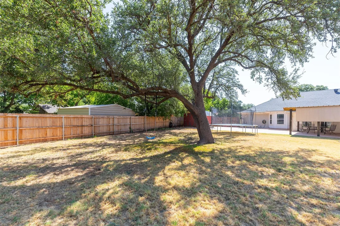 Photo of 1842 Elmwood Drive