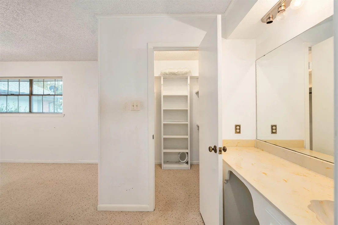 Photo of 925 Bradley Drive