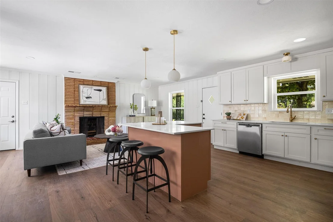 Photo of 716 Mayrant Drive