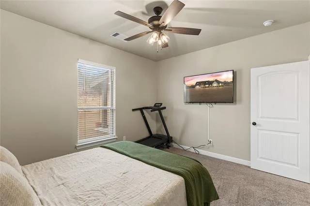Photo of 916 Silverleaf Drive