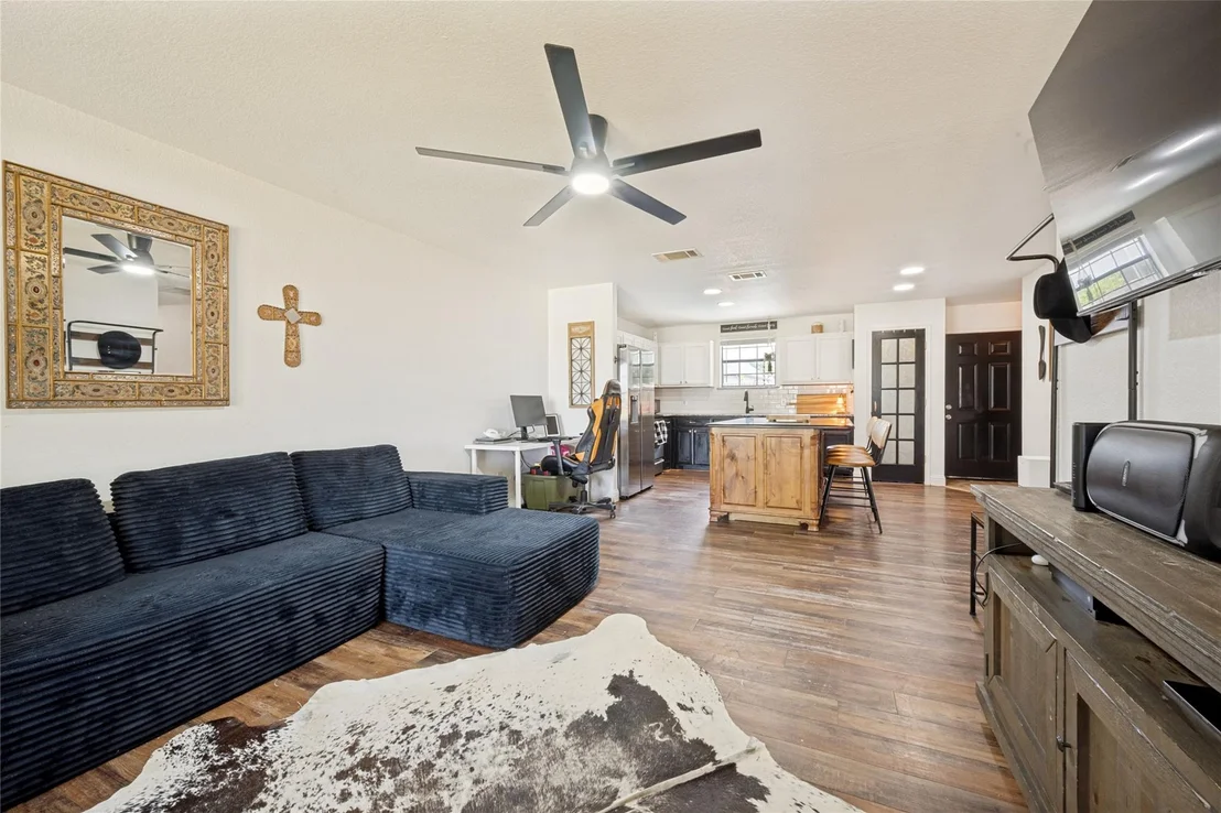 Photo of 105 N 7th Street