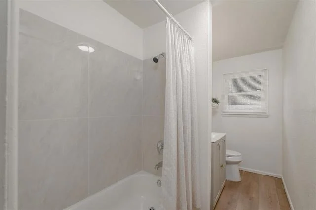 Photo of 2118 N Mockingbird Lane