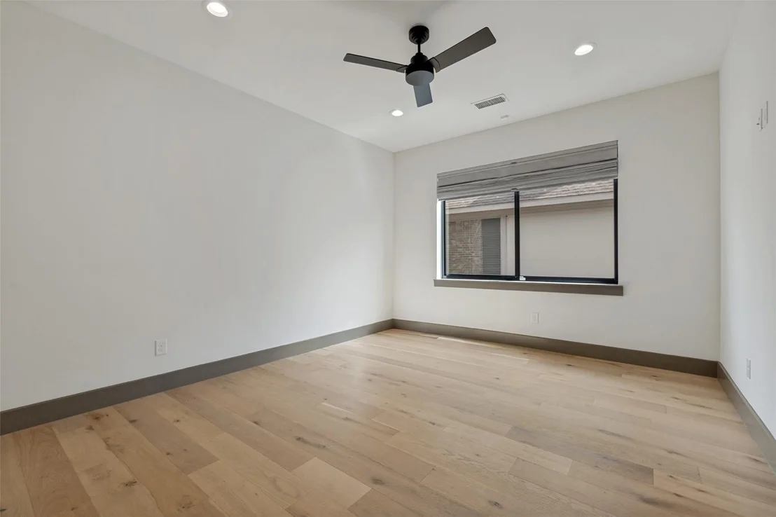 Photo of 3716 W Beverly Drive