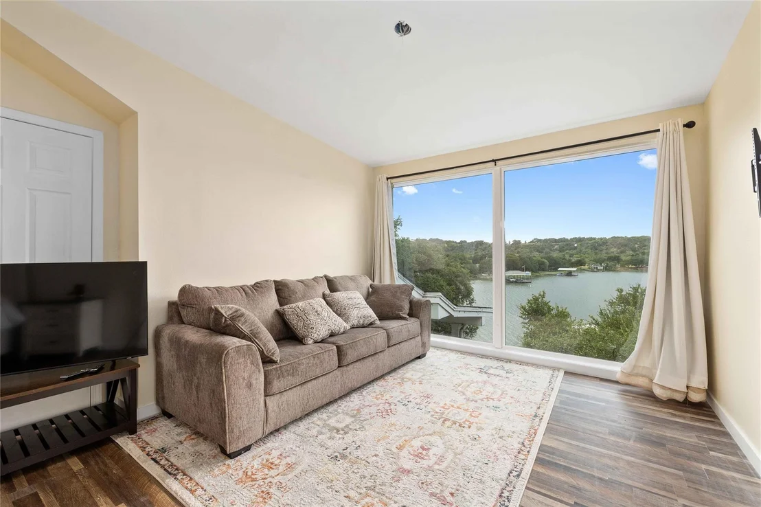 Photo of 201 Cove Circle