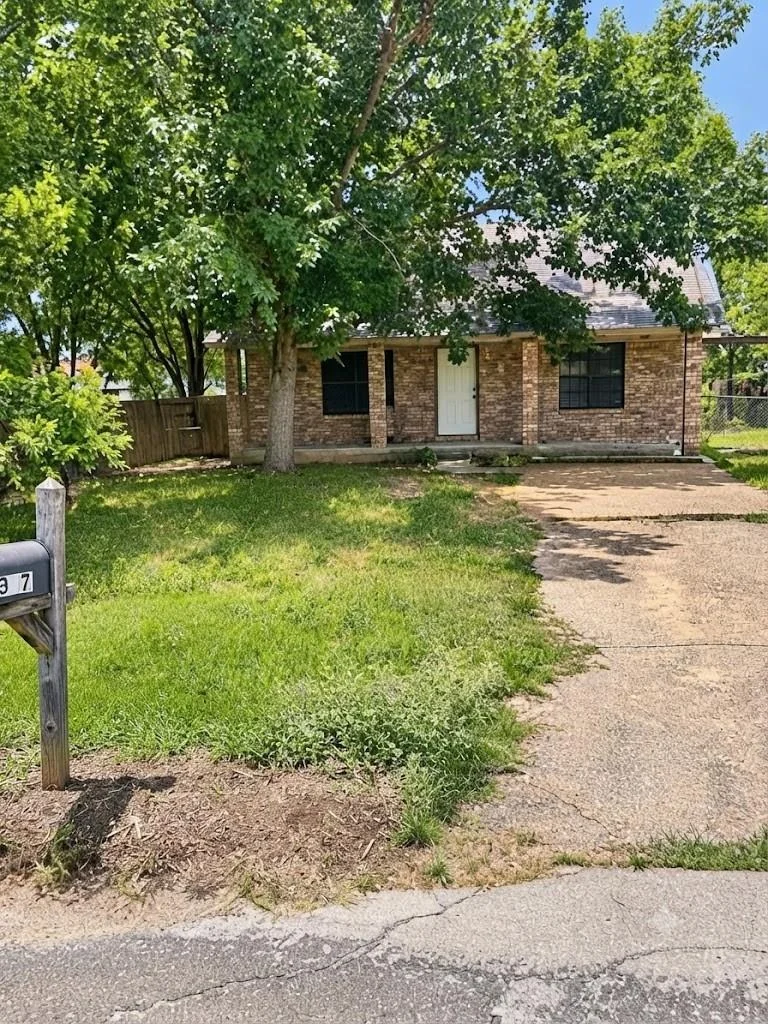 Photo of 1017 W 3rd Street