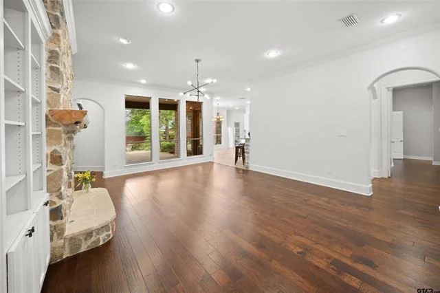 Photo of 614 Tryon Court