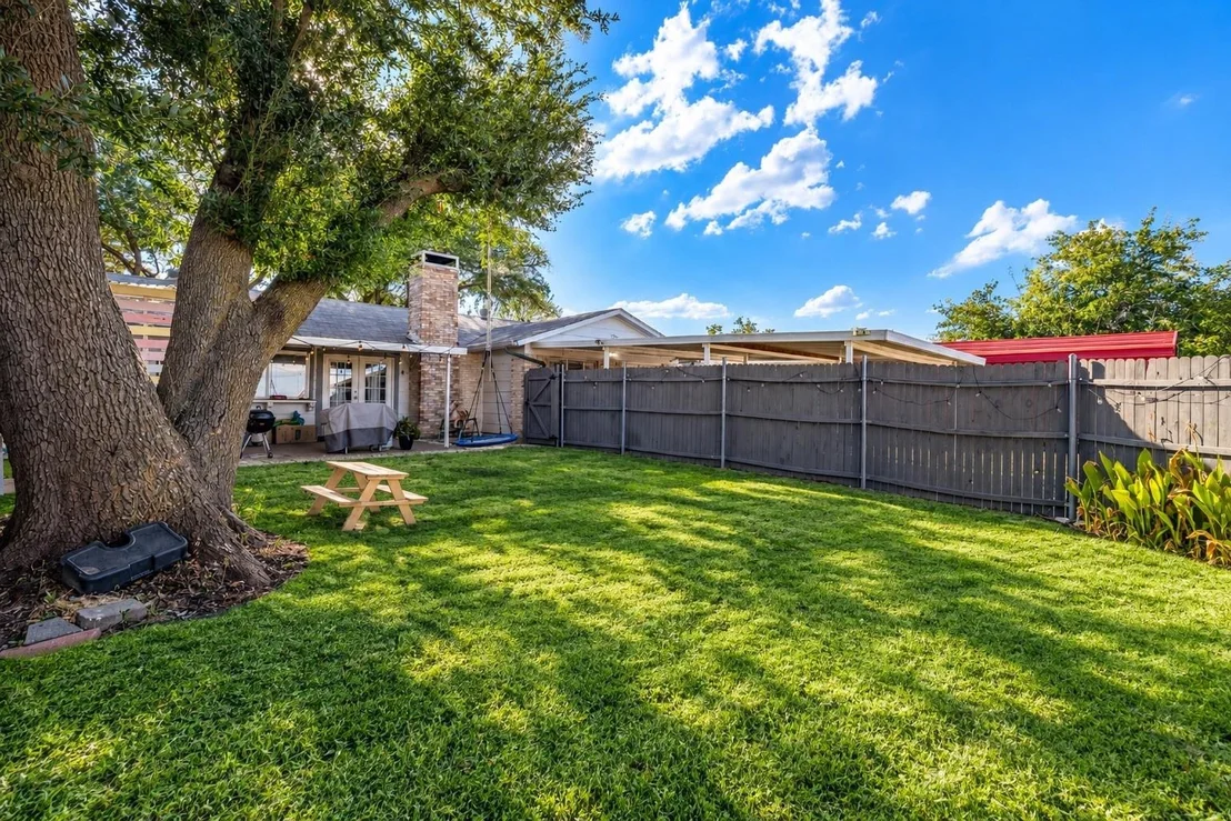 Photo of 2920 Sidney Drive