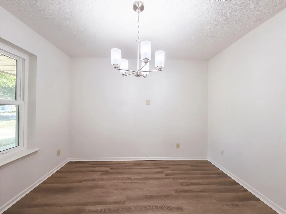 Photo of 1136 Kris Street