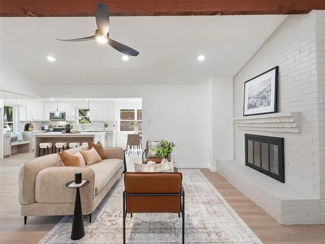 Photo of 2369 Claridge Circle