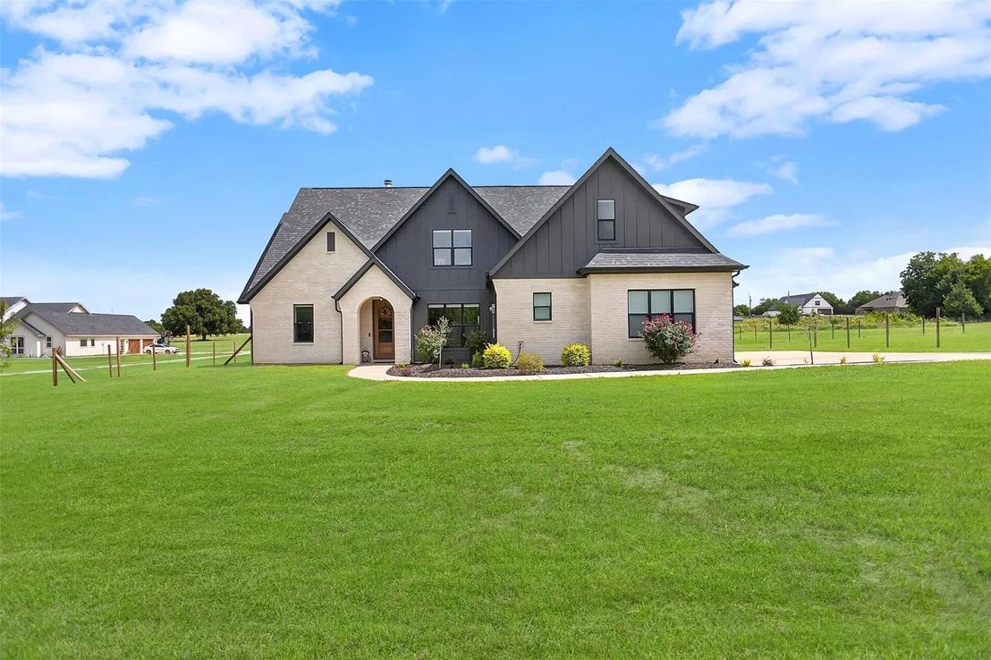 Photo of 4640 County Road 1040