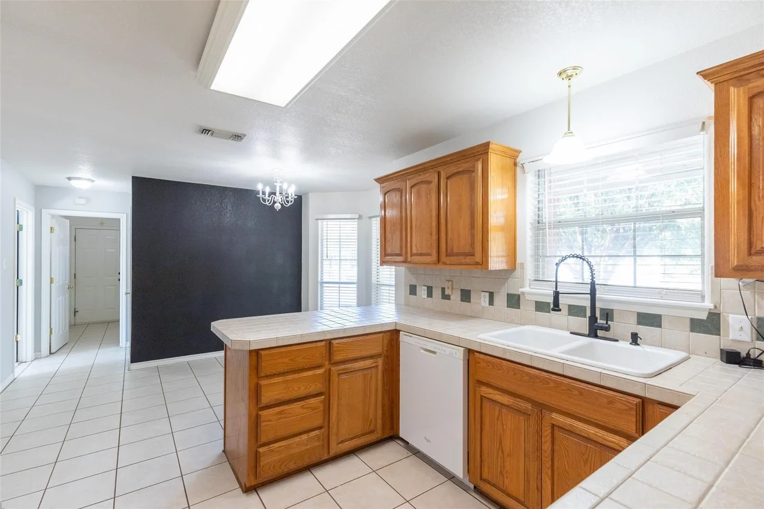 Photo of 717 Groves Road