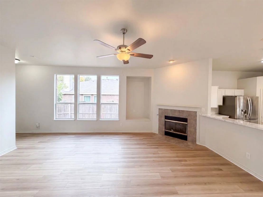 Photo of 825 Dixon Lane