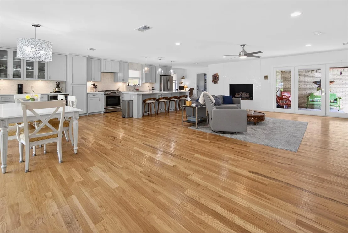 Photo of 6233 Crestmont Drive