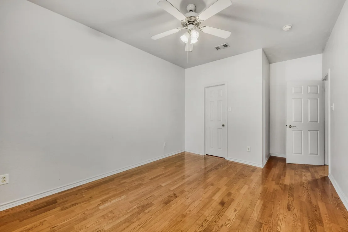 Photo of 2617 Hereford Road