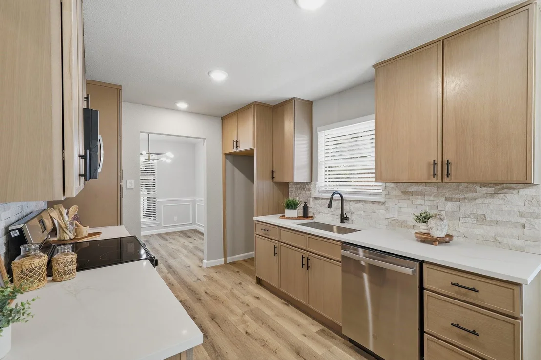 Photo of 924 Edgefield Trail