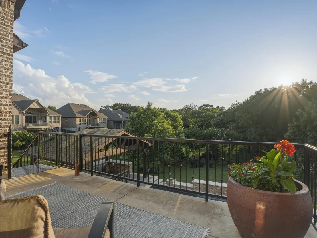 Photo of 1221 Falcon Drive