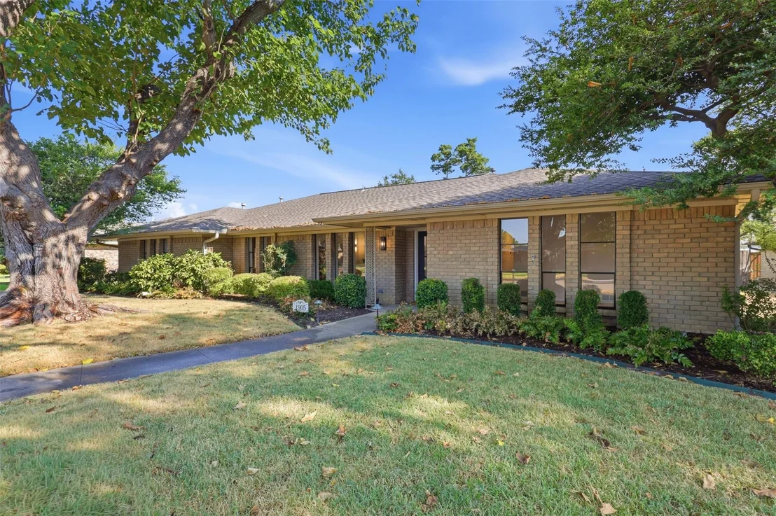 Photo of 1905 Midcrest Drive