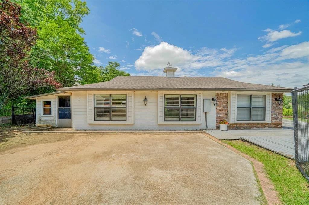 Photo of 1936 A Silver Maple Road