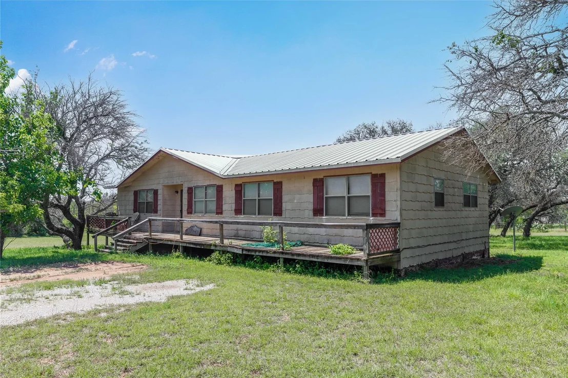 Photo of 346 Whispering Oaks Lane