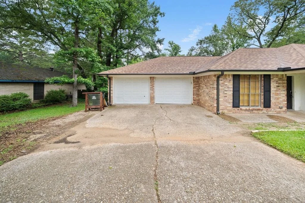 Photo of 15060 Willowwood Drive