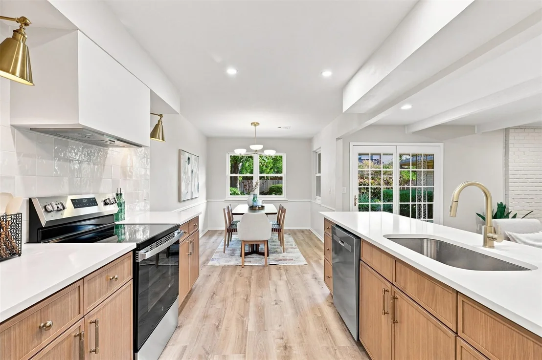 Photo of 1905 Midcrest Drive
