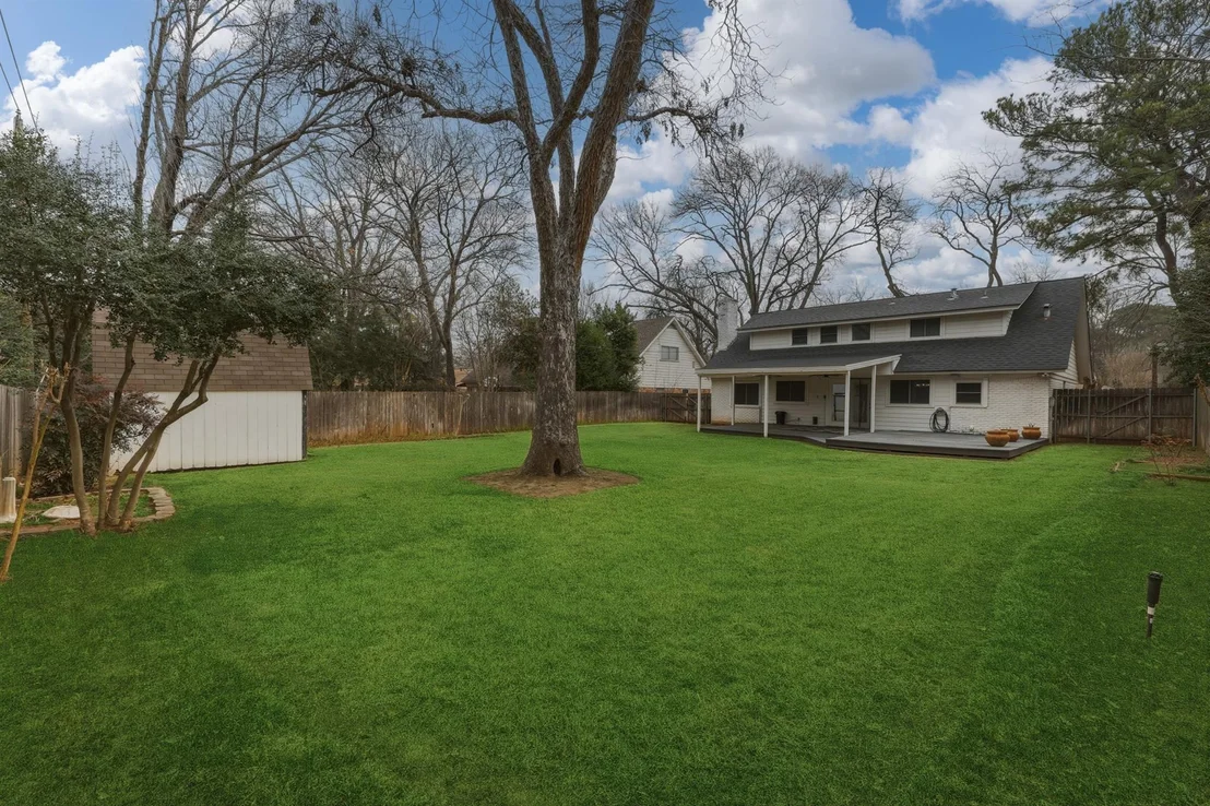 Photo of 806 Waggoner Drive
