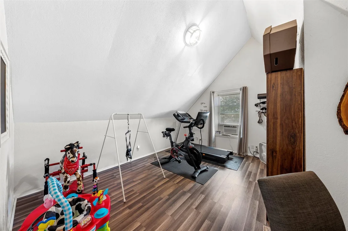 Photo of 518 Warren Road