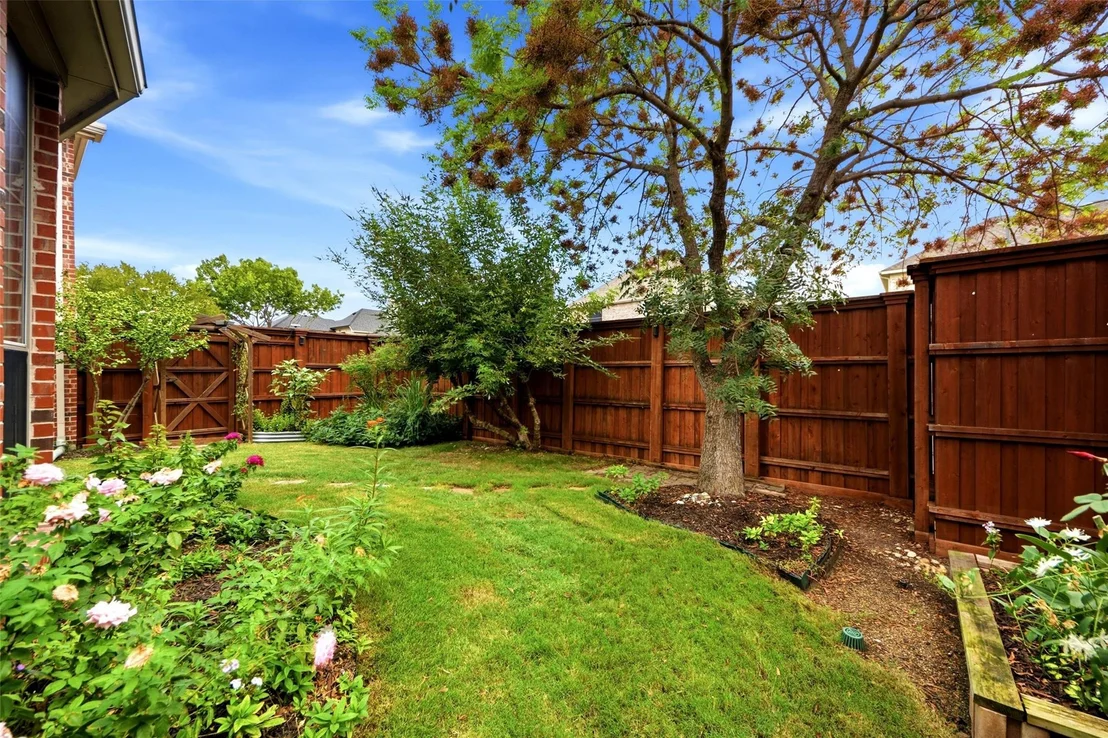 Photo of 9112 Leafy Glade Road