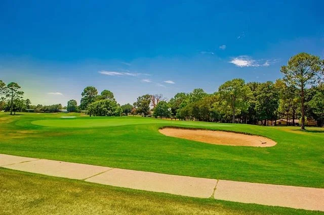 Photo of 321 Lakeview Drive