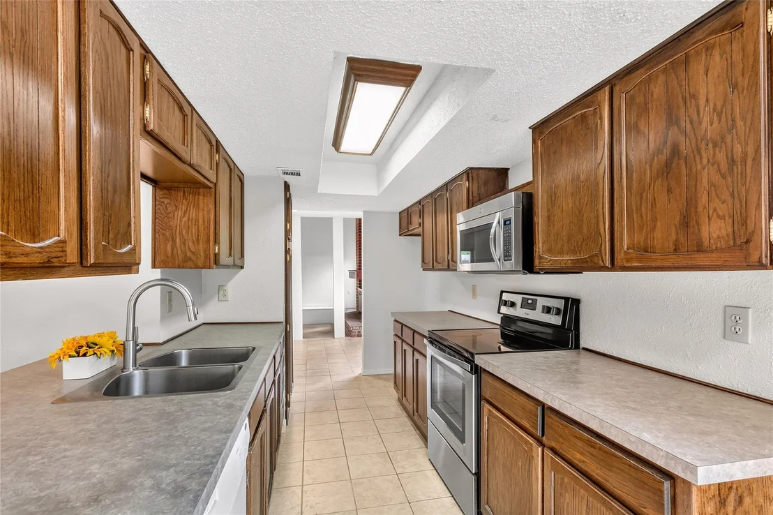 Photo of 3302 Ivanhoe Lane