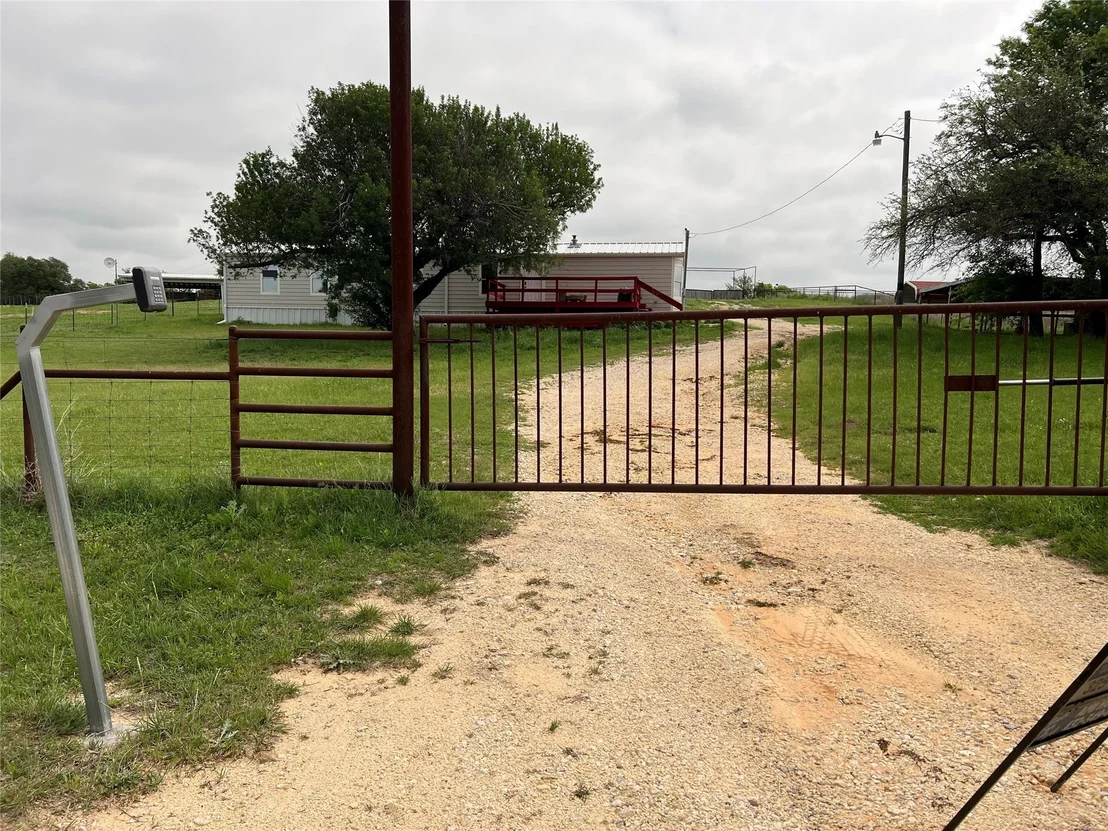 Photo of 1661 County Road 195