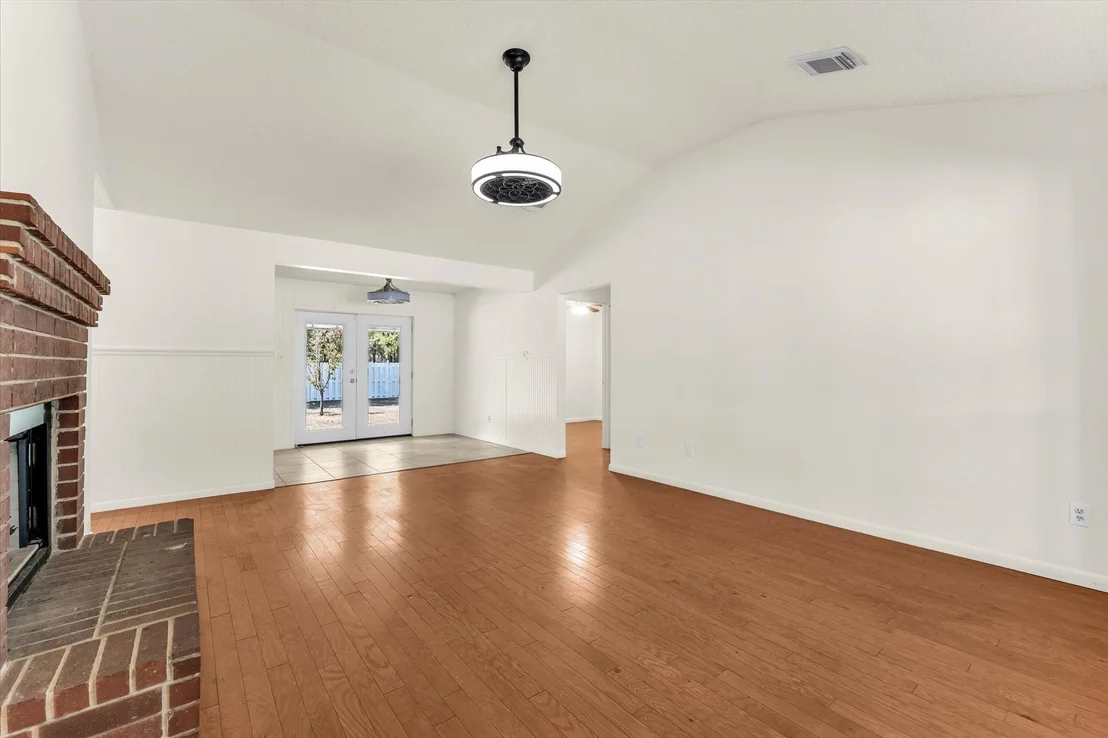 Photo of 4626 Lexington Street