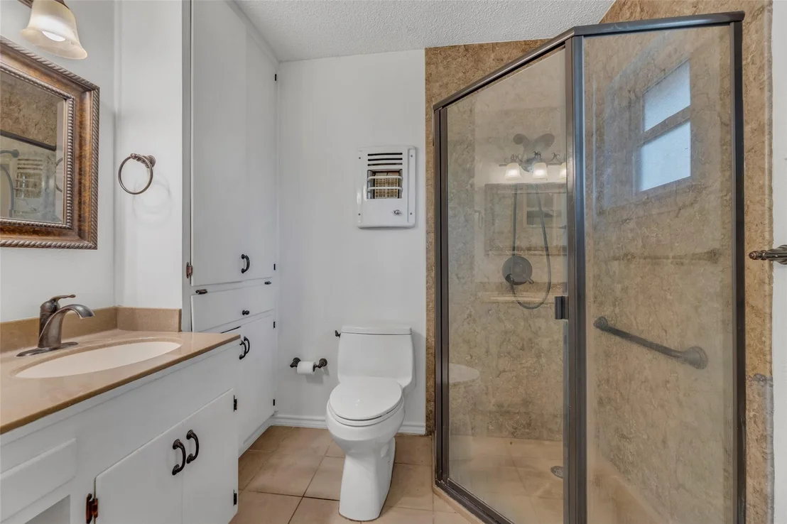 Photo of 204 Juniper Street