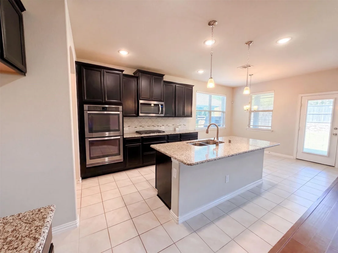 Photo of 2054 Avondown Road