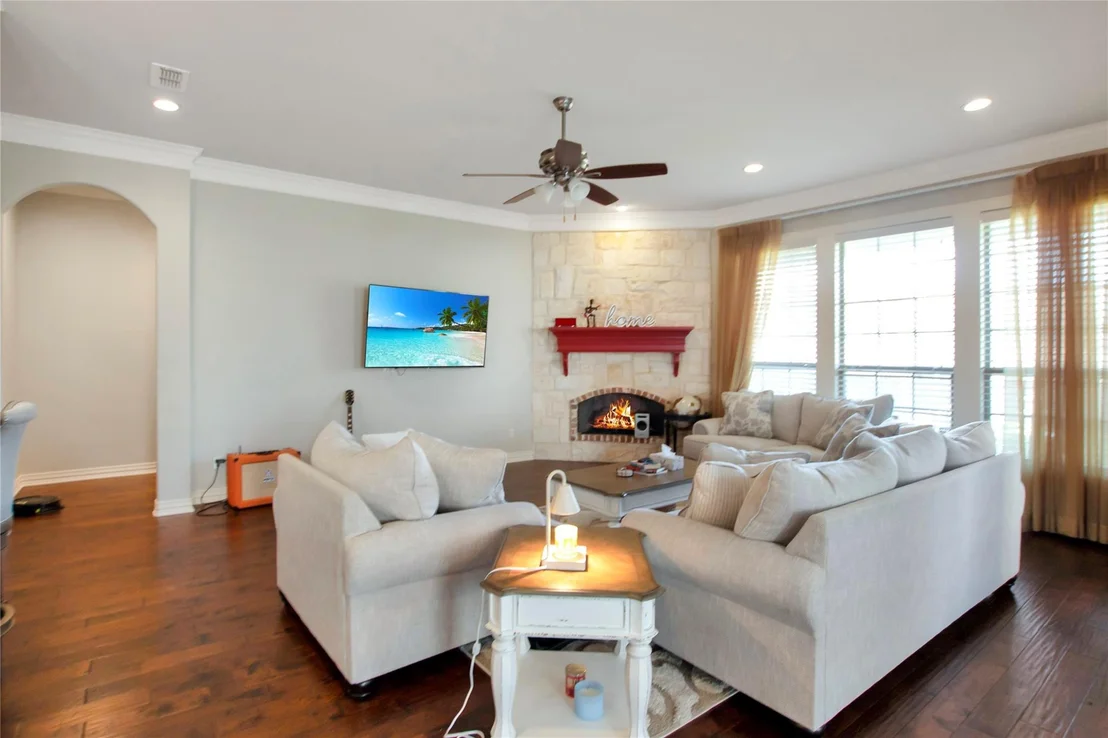 Photo of 745 Esperanza Place