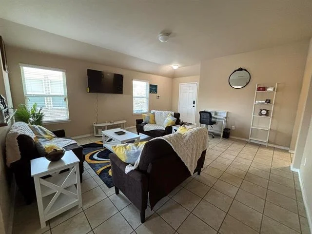 Photo of 912 Platinum Drive