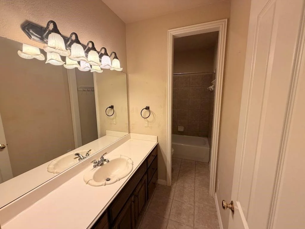 Photo of 2185 Clubview Drive