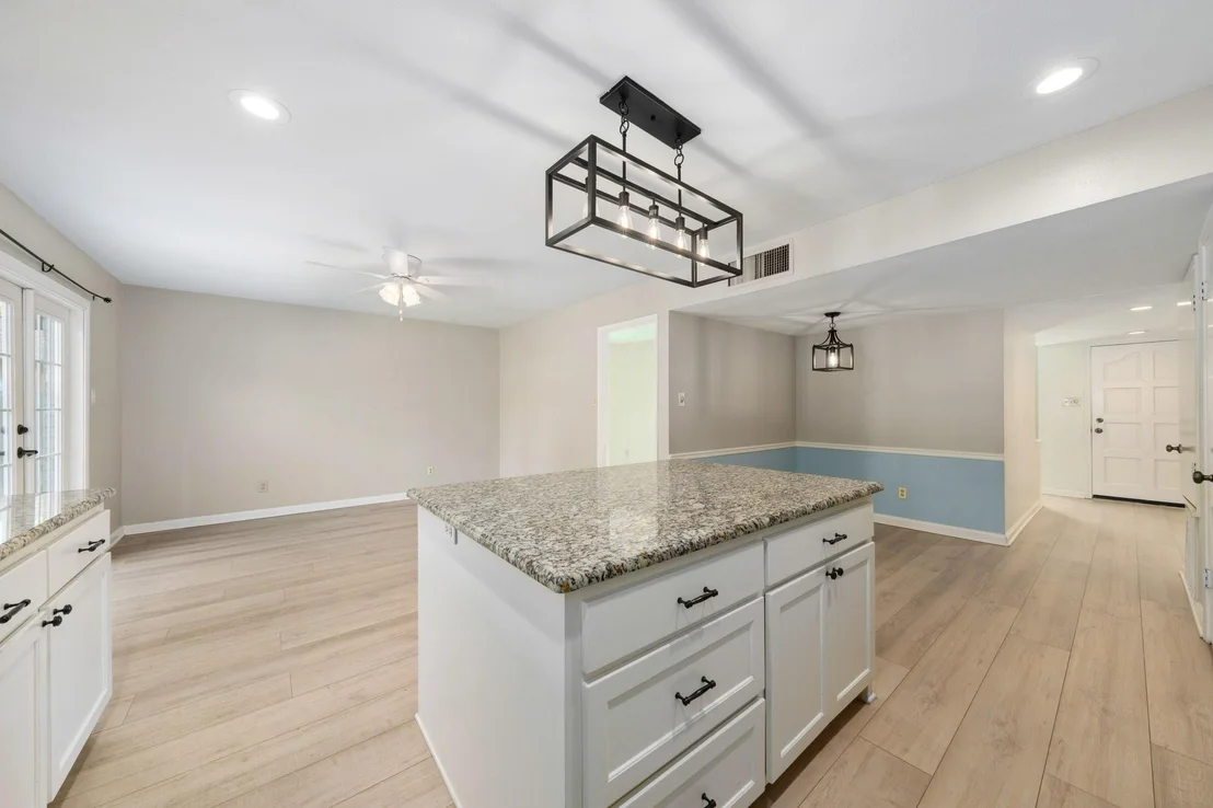 Photo of 413 Sandy Knoll Drive