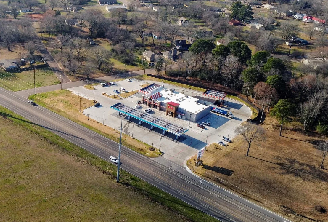 Photo of 700 N Greer Boulevard