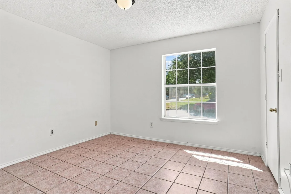 Photo of 1001 Flower Drive