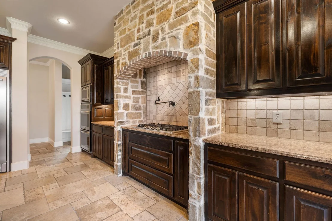 Photo of 5001 White Pine Drive