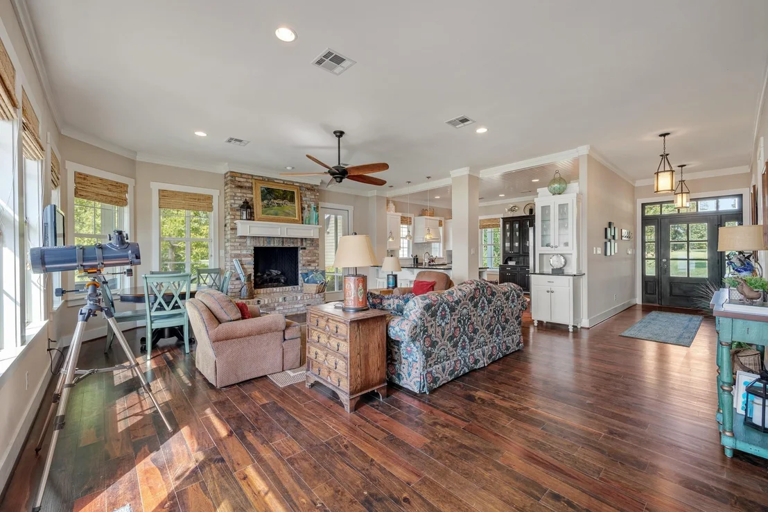 Photo of 8155 E Lake